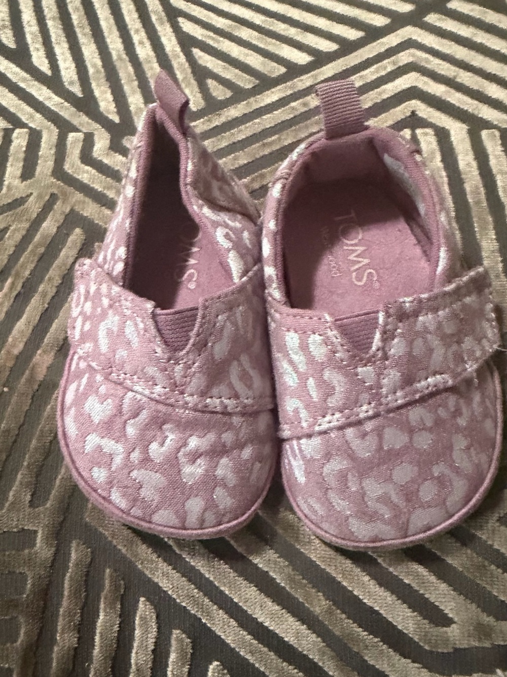 TOMS Toddler Slip-On Shoes in Dusty Pink Leopard Print